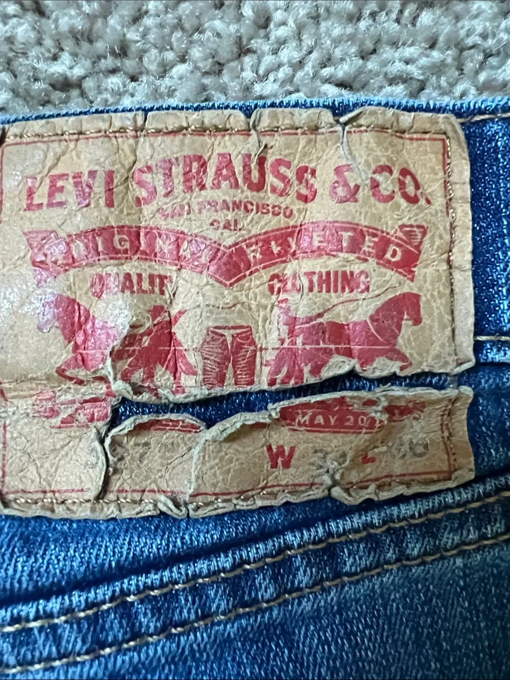 Levis straight leg